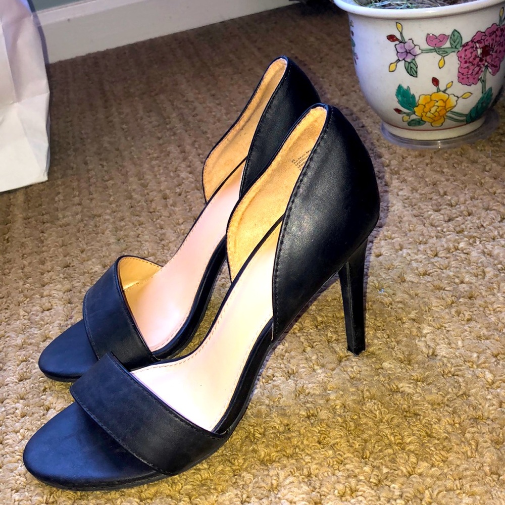 Express strap stilettos